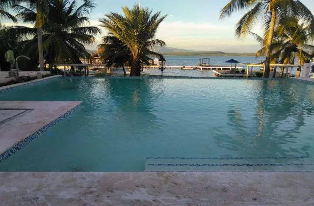 Hotel Las Salinas pool